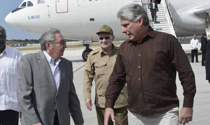 regreso raul a Cuba -guantanamo venceremos