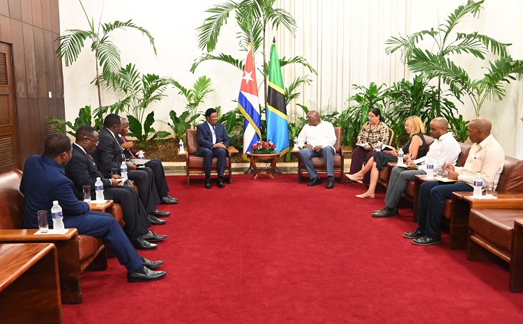 vp recibimiento kassim 13824 2.jpg 1564.0x971.0 q85 subsampling 2